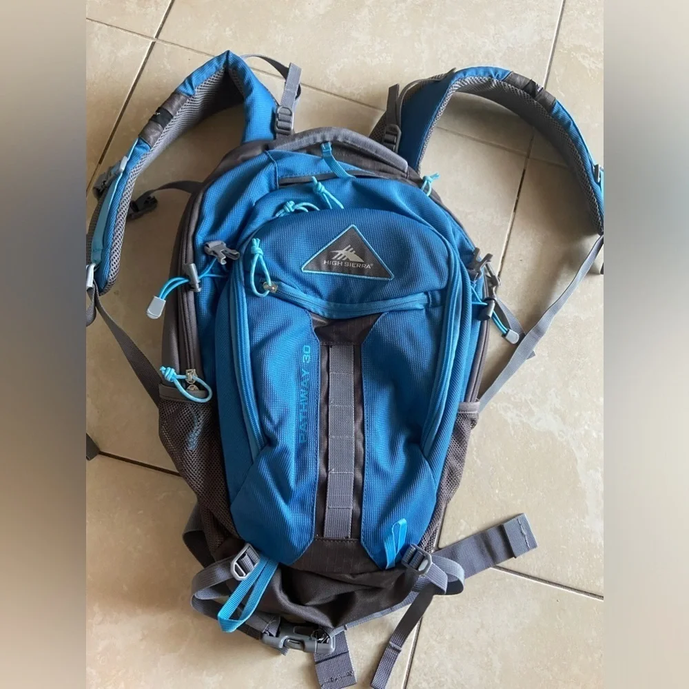 High Sierra Pathway Internal Frame Hiking Pack Mineral Slate Glacier 30L
